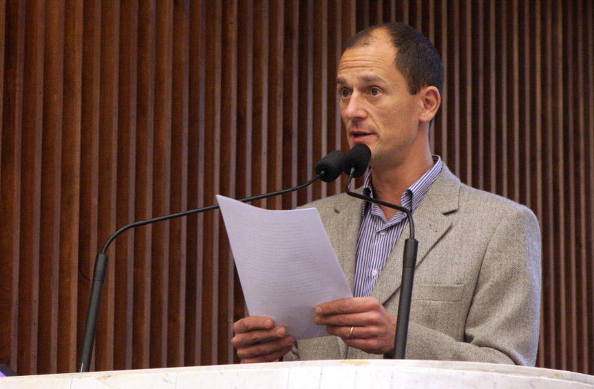 Professor Arandi Bezerra Junior, membro do Comando Local da Greve das Universidades Federais, durante pronunciamento.