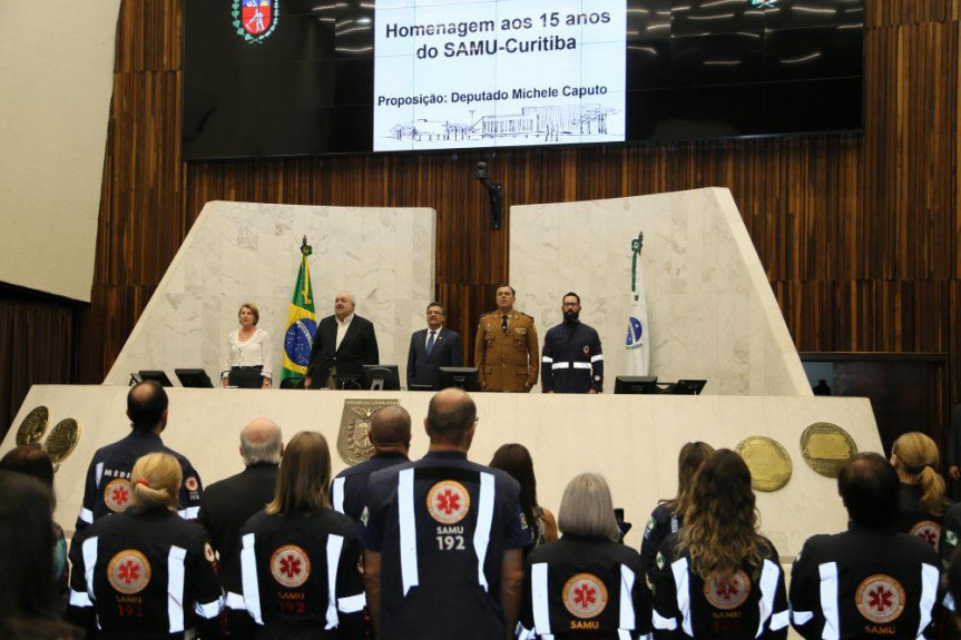 Sessão solene em homenagem aos 15 anos do SAMU.