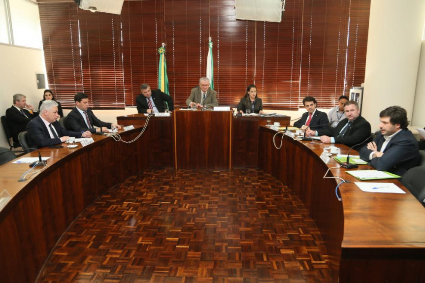 Reunião da Comissão de Finanças e Tributação da Alep, presidida pelo deputado Nelson Justus (DEM).