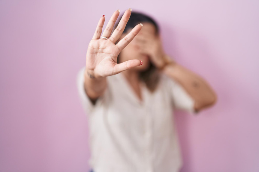 Um marco na proteção às mulheres que definiu cinco formas de violência: física, sexual, moral, psicológica e patrimonial. Antes da lei, o crime de violência contra a mulher era considerado de menor potencial ofensivo.