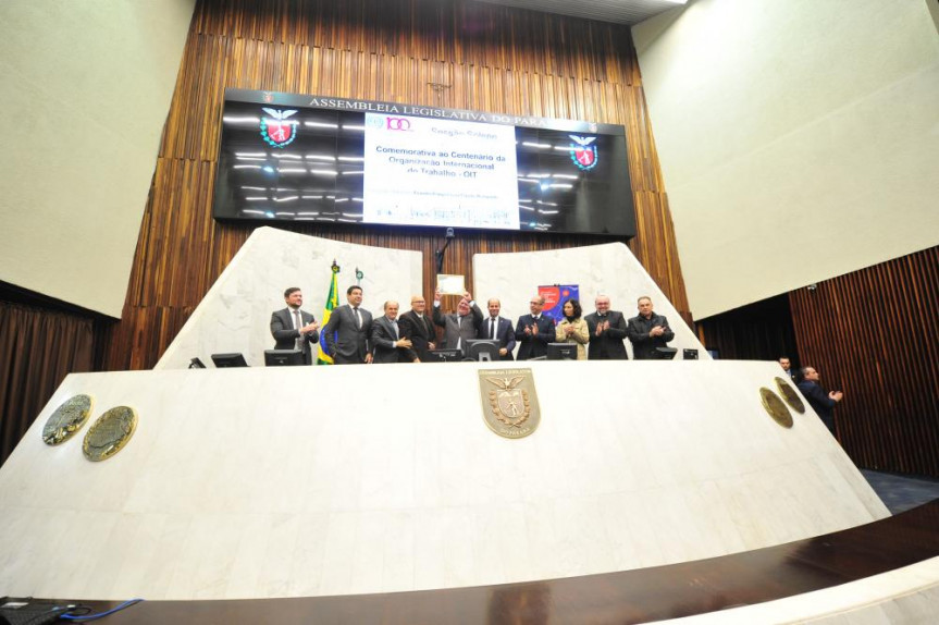 Evento marcou os 100 anos da Organização Internacional do Trabalho (OIT), e foi proposto pelos deputados Luiz Claudio Romanelli (PSB) e Evandro Araújo (PSC).