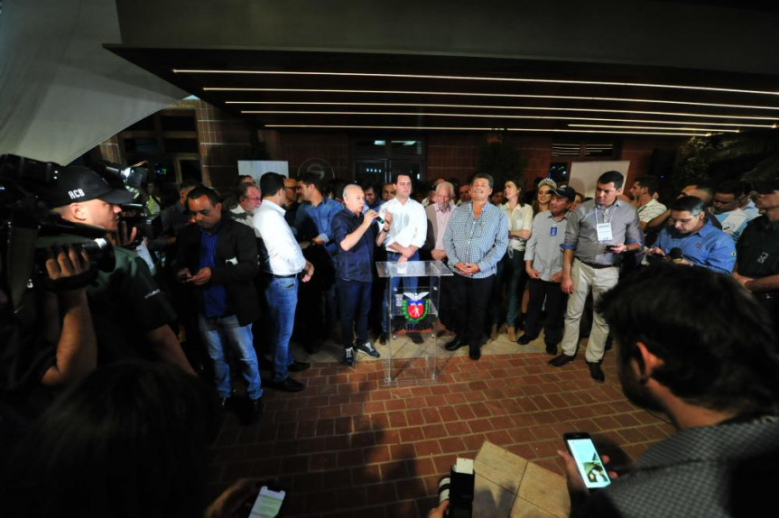 Cerimônia de instalação da sede dos Poderes reuniu centenas de pessoas na ExpoLondrina