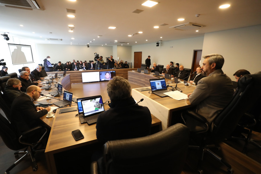 Reunião ocorreu na manhã desta terça-feira (13), o Auditório Legislativo.
