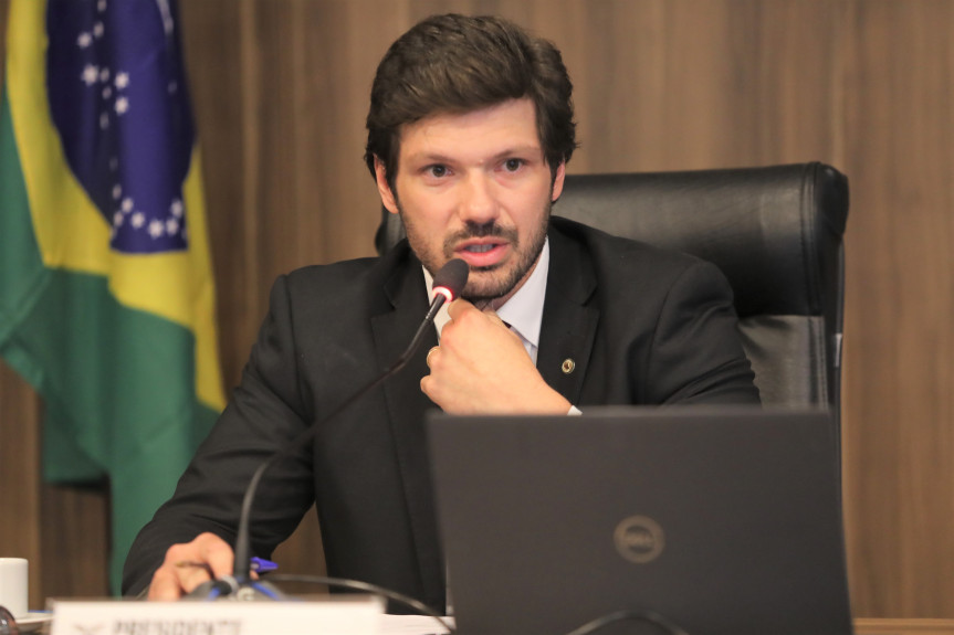 O motivo é esclarecer a responsabilidade pela conservação das passagens em nível. “Os prefeitos sempre questionam quem deve fazer esse trabalho, se é a Rumo, o município ou a União. Com a reunião, vamos oferecer os esclarecimentos necessários sobre normas e procedimentos”, pontua Tiago Amaral.