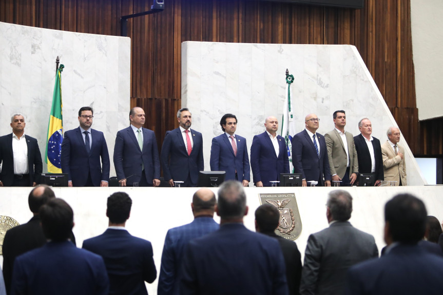 Solenidade ocorreu na noite dessa terça-feira (3), no Plenário da Assembleia.