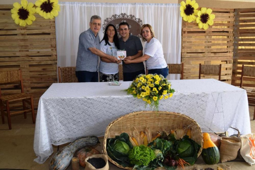 Deputado Péricles de Mello (PT) participa do 6º Encontro de Mulheres em Palmeira.