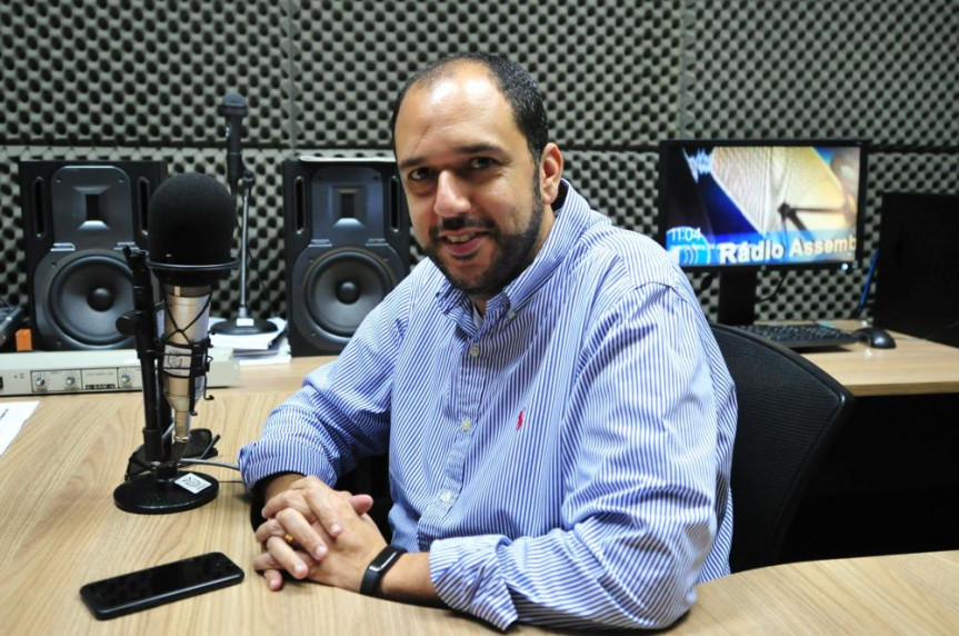 Radio Assembleia entrevista Adeíldo Nascimento.