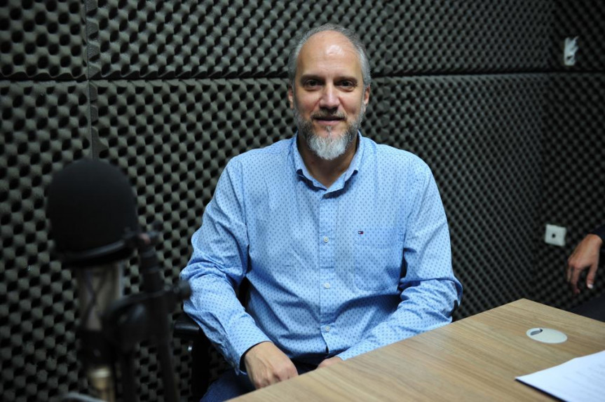 Programa de Rádio Assembléia entrevista Luciano Penteado.