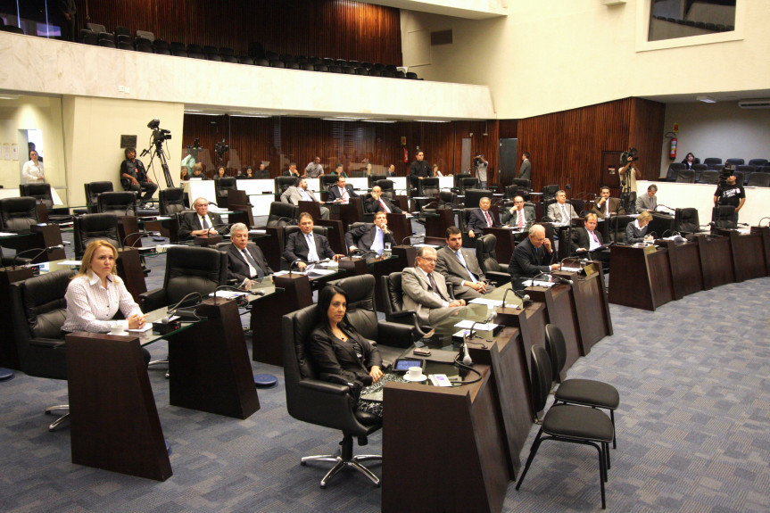 Sessão ordinária na Assembleia Legislativa do Paraná.