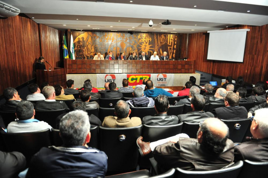 Frente Parlamentar em Defesa dos Trabalhadores do Campo e da Cidade.