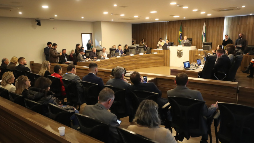 Reunião ocorreu no início da tarde desta terça-feira (26), no Auditório Legislativo.