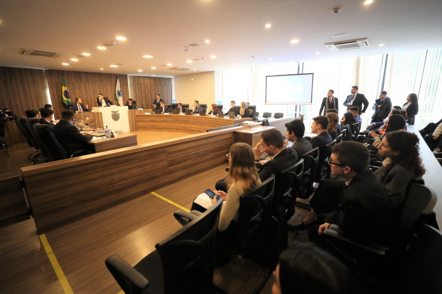 Nesta sexta-feira (21), os trabalhos da 5ª Edição do Parlamento Universitário ocorreram no Auditório Legislativo da Casa.
