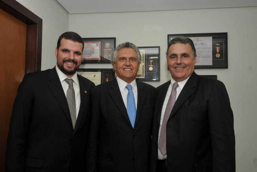 Deputado Pedro Lupion, senador Ronaldo Caiado e o presidente da Cohapar, Abelardo Lupion.