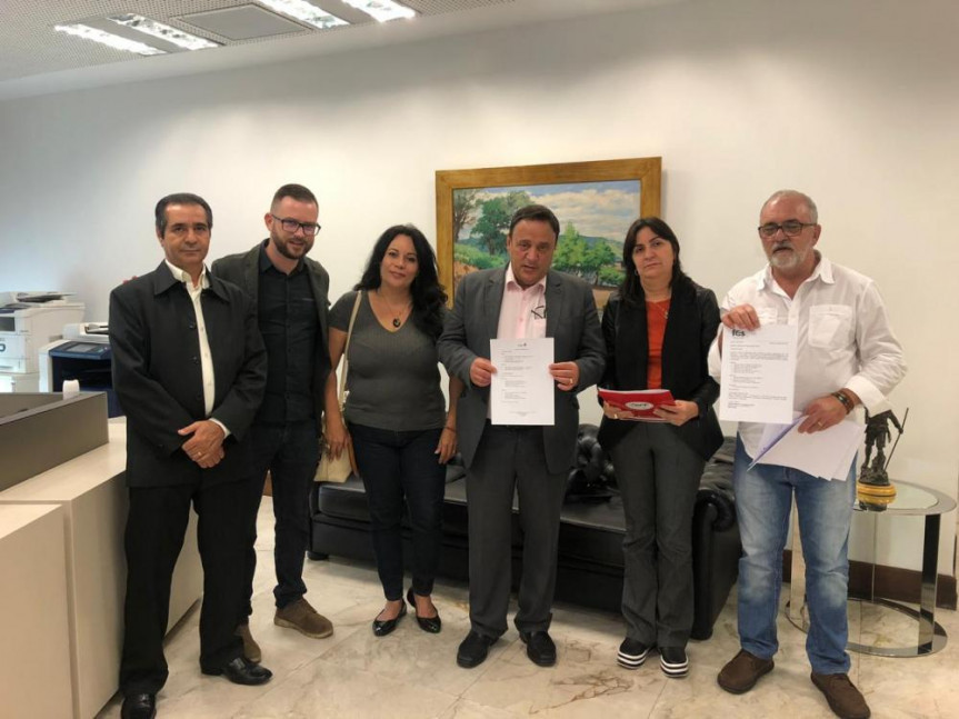 O líder do Governo, Hussein Bakri, ressaltou a importância da transparência e do diálogo.