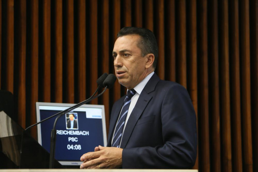 Deputado Reichembach: veículos parados e oficinas sem pagamentos.