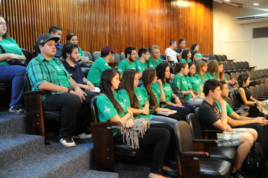 Assembleia Legislativa do Paraná (Alep) recebe alunos do Curso Técnico de Meio Ambiente da Universidade Positivo