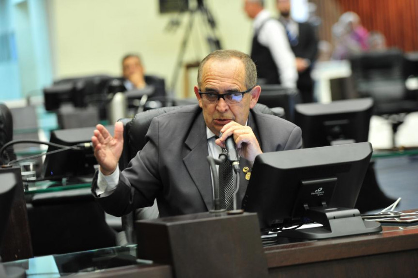 Deputado Delegado Recalcatti (PSD) afirma que há falta de pessoal na polícia.