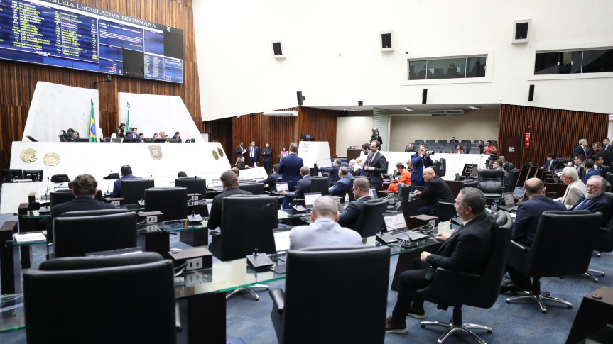 Nesta segunda-feira (27), foram realizadas duas sessões plenárias.