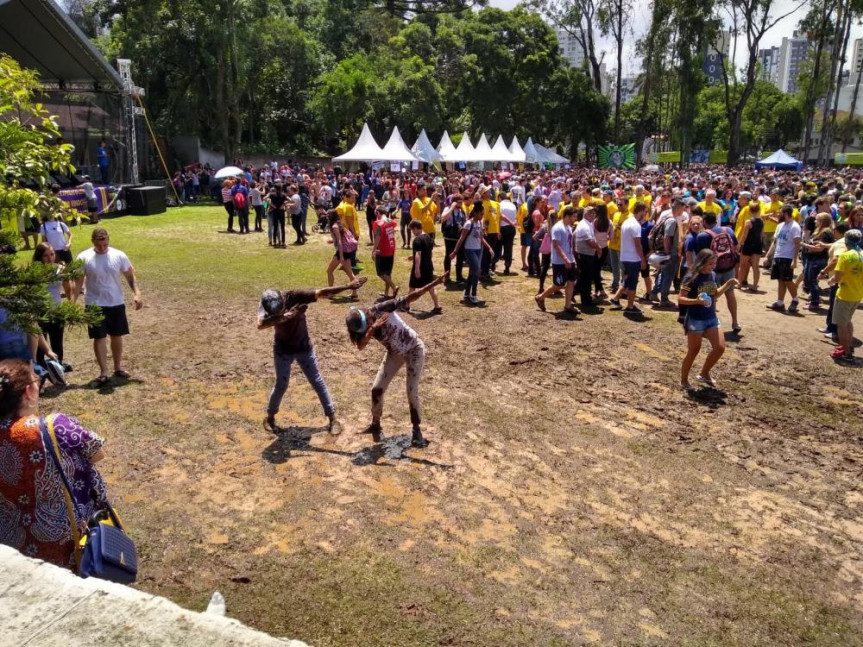 Comemoração dos calouros aprovados no vestibular da UFPR.