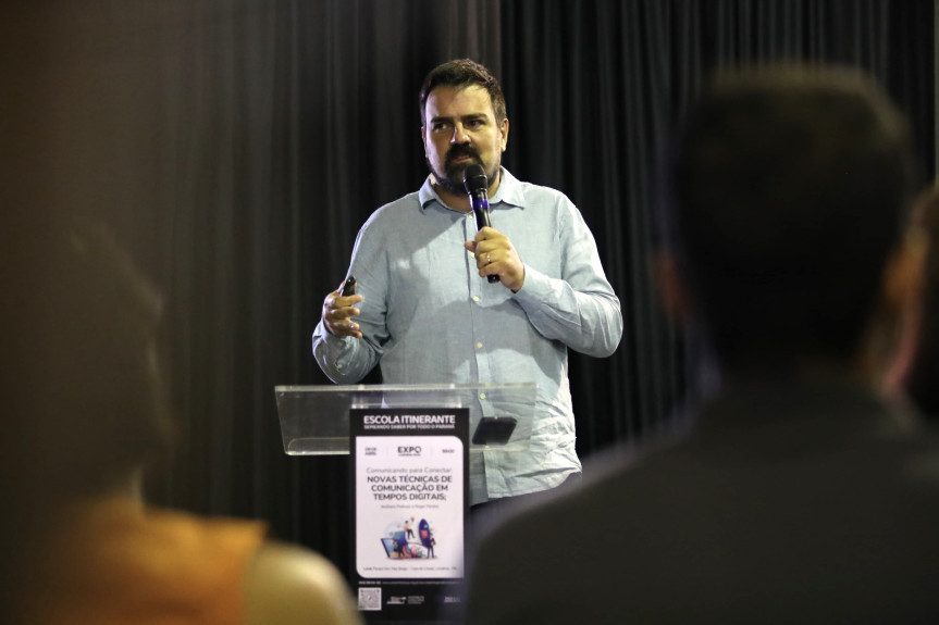 O coordenador de jornalismo da Diretoria de Comunicação da Assembleia Legislativa do Paraná, Roger Pereira, falou sobre o tema “Comunicando para conectar: Novas técnicas de comunicação em tempos digitais”.