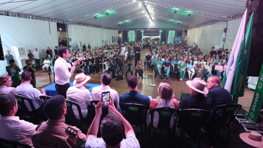 Solenidade ocorreu na noite desta sexta-feira (28), em Dois Vizinhos.