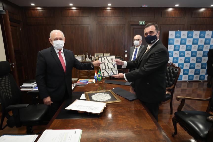 Presidente Traiano se reúne com o embaixador do Paraguai, Juan Ángel Delgadillo