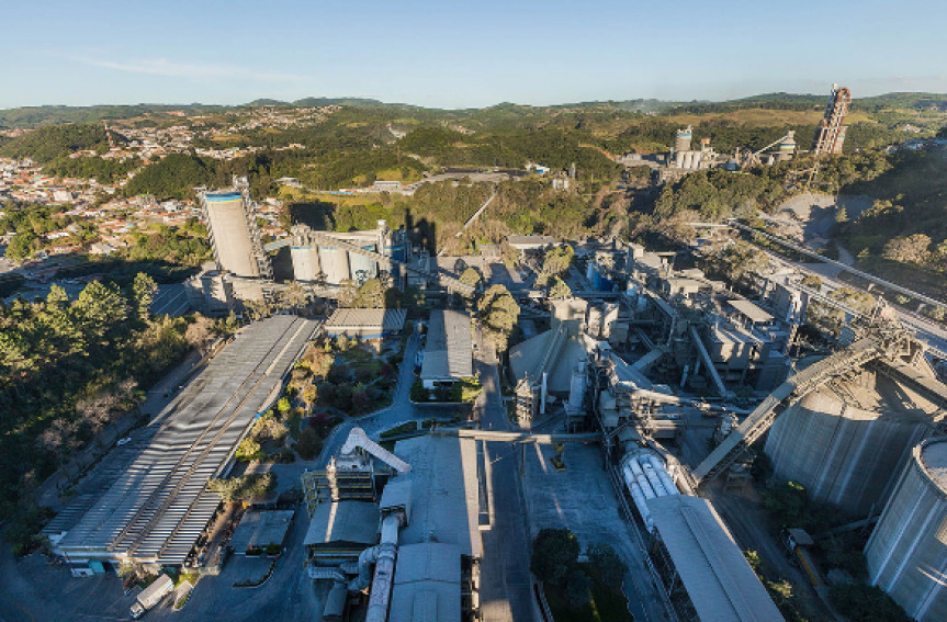 Deputado aprovam projeto que concede à cidade de Rio Branco do Sul o título de Capital do Cimento do Estado do Paraná.