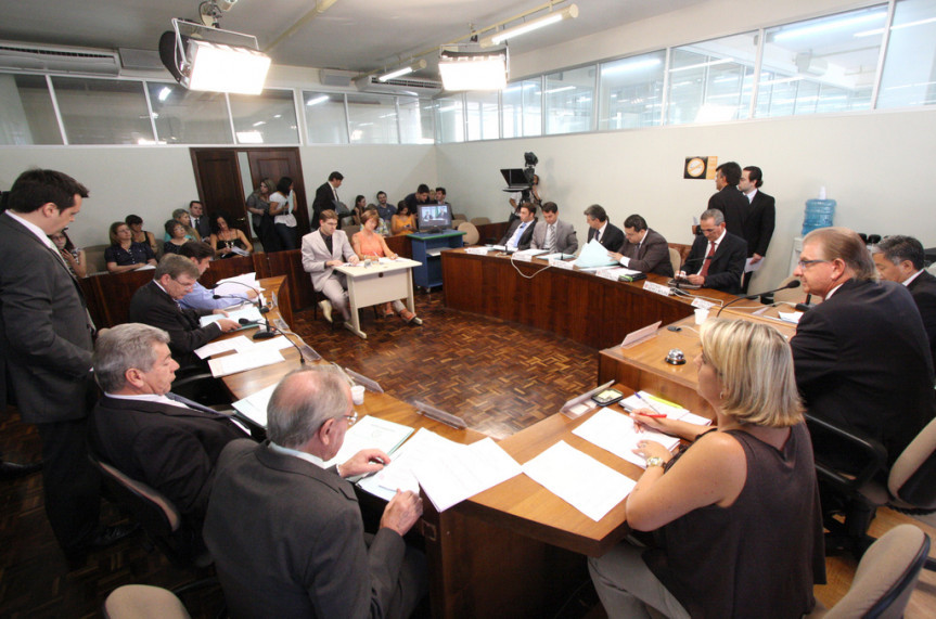 Reunião da Comissão de Constituição e Justiça (CCJ).