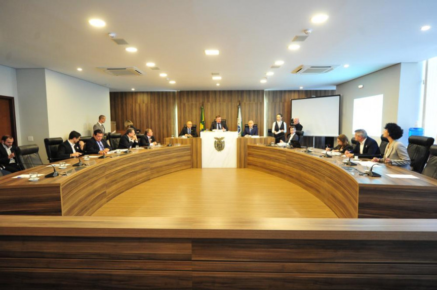 Acordo entre Paraná e Portugla aconteceu durante reunião da Comissão de Ciência e Tecnologia e Ensino Superior que debateu o anteprojeto de Lei da Inovação.