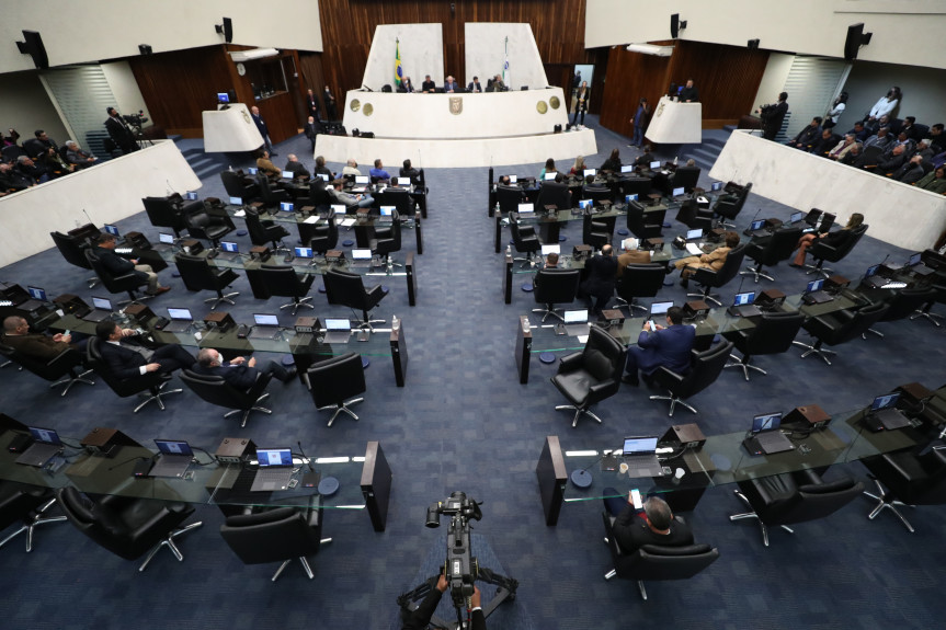 Assembleia começa a votar proposta que institui a Lei Orgânica da Policia Cientifica.