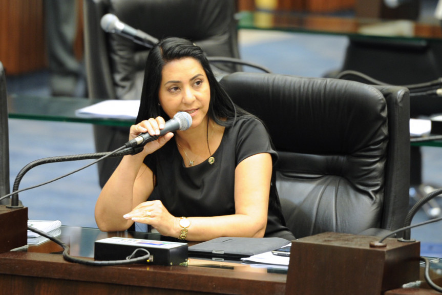Deputada Cantora Mara Lima: "Temos que nos preocupar também com a saúde dos homens de nosso estado".