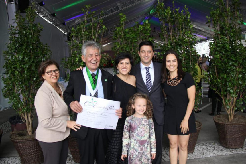Deputado Luiz Carlos Martins (PSD) com a esposa Maria, os filhos, a nora Andreza e a neta Maria Rita.
