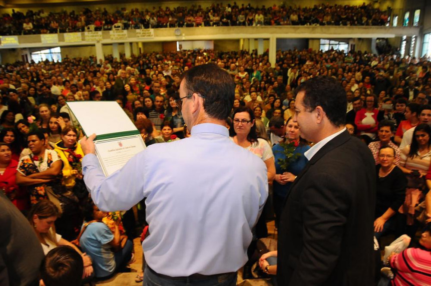 Deputado Cobra Repórter (PSD), homenageia Padre Célio Tarozo no Santuário de Santa Rita de Cássia.