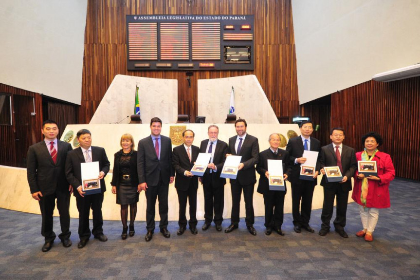 Visita da Delegação de Parlamentares da China - Província de Jiangsu, recebida pelos deputados Guto Silva (PSD), Tercílio Turini (PPS) e Marcio Paulik (PDT) .