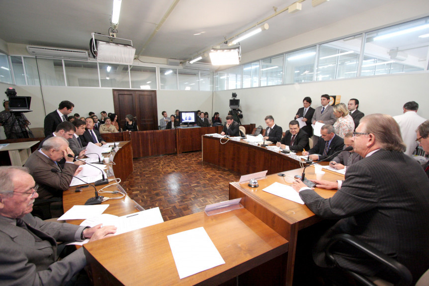 Reunião extraordinária da Comissão de Constituição e Justiça (CCJ) desta quarta-feira (28).