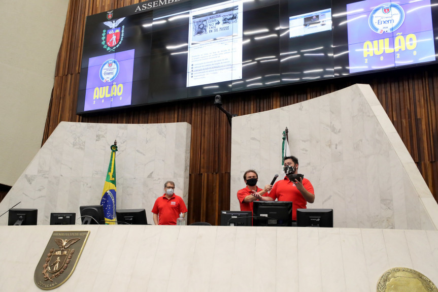 O primeiro aulão virtual do Brasil contou com a participação de estudantes de diversas regiões que puderam acompanhar conteúdos exclusivos.