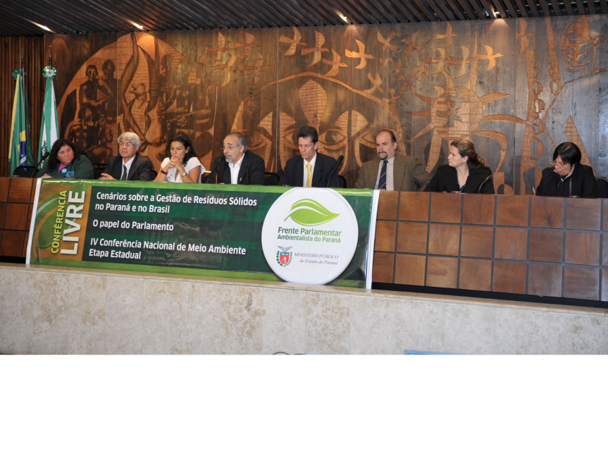 Hoje no Plenarinho da Alep, conferência livre sobre a gestão dos resíduos sólidos no Paraná.