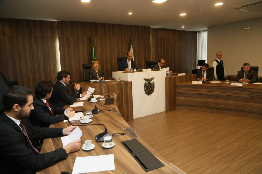 Reunião da Comissão de Orçamento da ALEP.