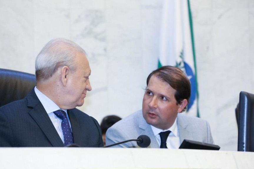 Presidente da Alep, deputado Traiano (PSDB) e o presidente da AMP, Marcel Micheletto.