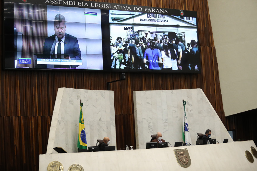 Sessão plenária desta segunda-feira (12) foi marcada por homenagens ao deputado Delegado Recalcatti.