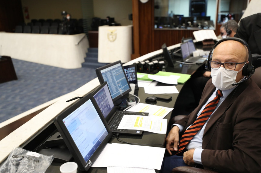 Deputado Luiz Cláudio Romanelli (PSB).