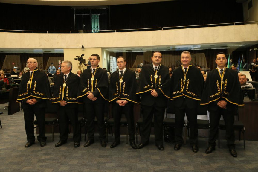 Sessão solene marcou o primeiro ano da Academia de Letras dos Militares Estaduais do Estado do Paraná.