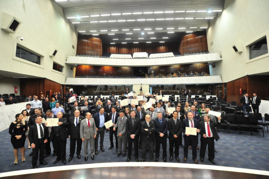 Sessão solene em comemoração aos 166 anos da Polícia Civil do Paraná.
