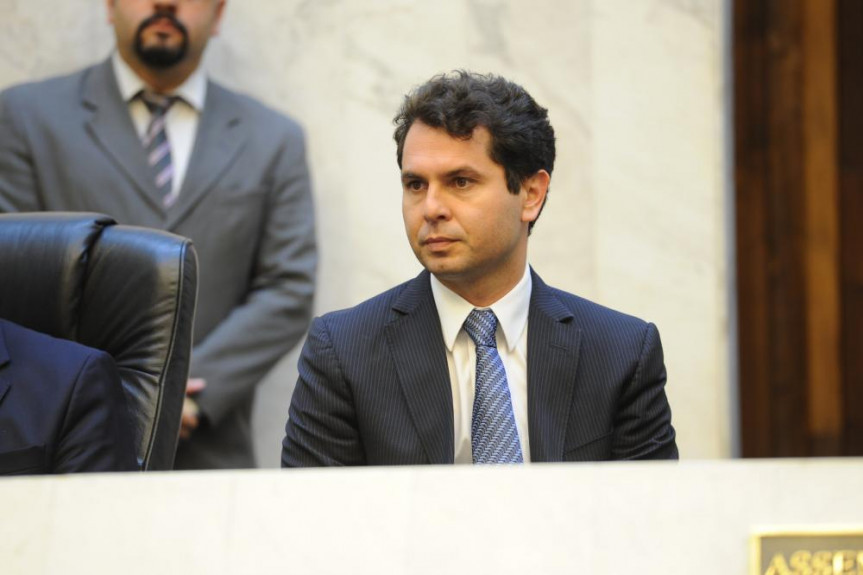 Deputado Alexandre Curi (PMDB).