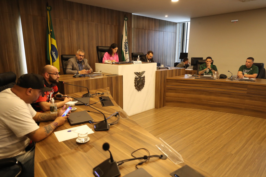 Reunião ocorreu na manhã desta segunda-feira (8), no Auditório Legislativo.