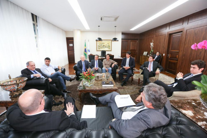 Deputados debatem apoio a implantação de linhas aéreas no interior.