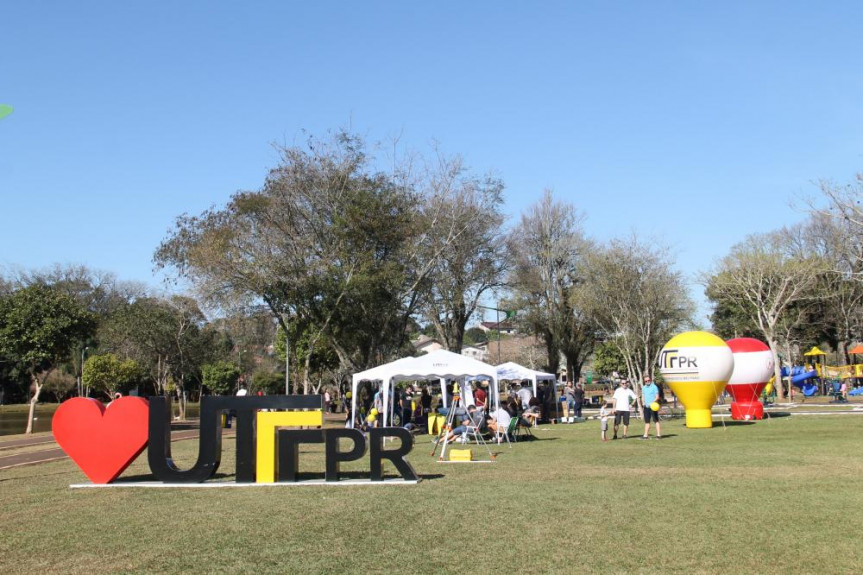 Sessão solene proposta pelo deputado Alexandre Amaro (Republicanos) homenageia a UTFPR, que conta com 13 campi no Paraná.