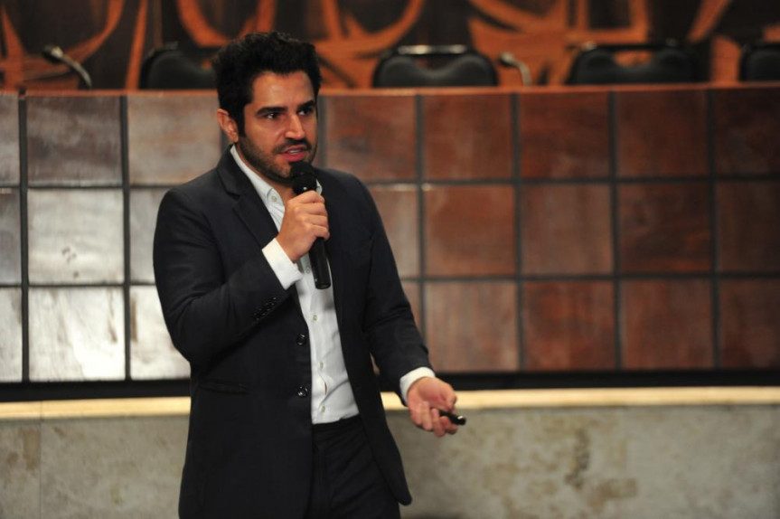 O professor Mehanna Mehanna  falou da democratização do setor dos fundos de investimentos.