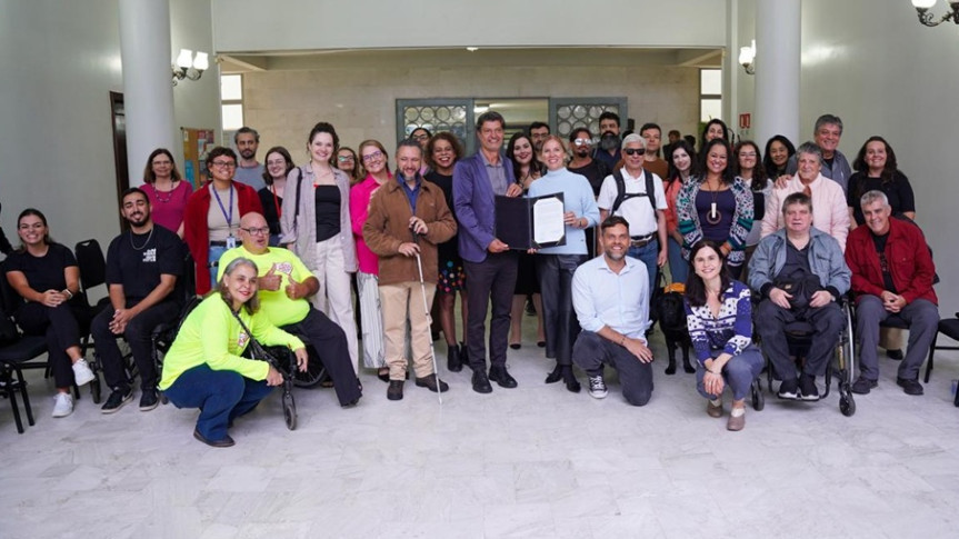 A Universidade Federal do Paraná (UFPR) e o Instituto de Pesquisa e Planejamento Urbano de Curitiba (IPPUC) assinaram, nesta segunda-feira (9).