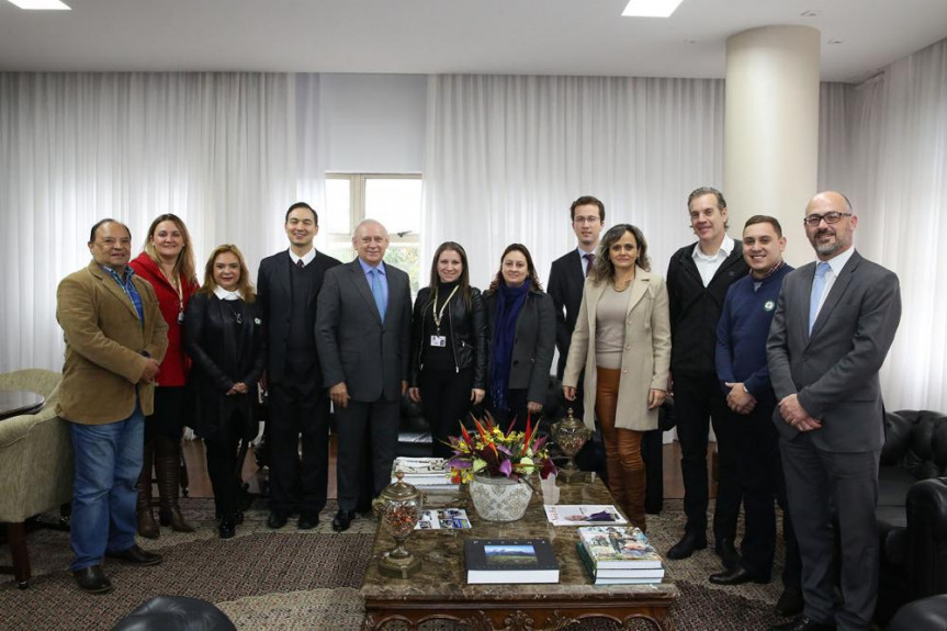 Presidente Ademar Traiano (PSDB) em reunião nesta terça-feira (15), para anúncio da nova edição do Geração Atitude.